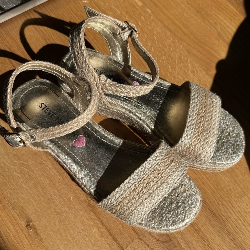 Steve Madden JCLEO-M Girls Gold Espadrille Platform Sandals‎ Size 2 Jute Buckle